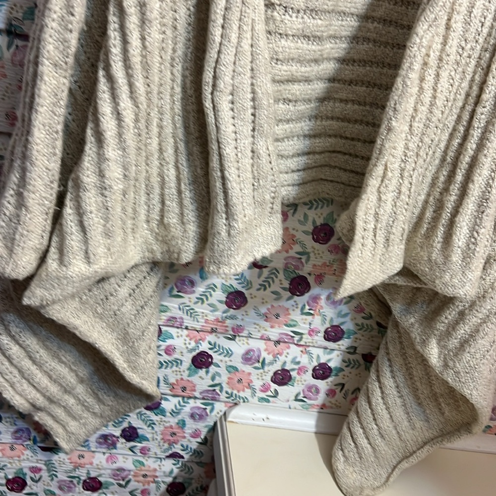Sweater - Picture 2 of 3